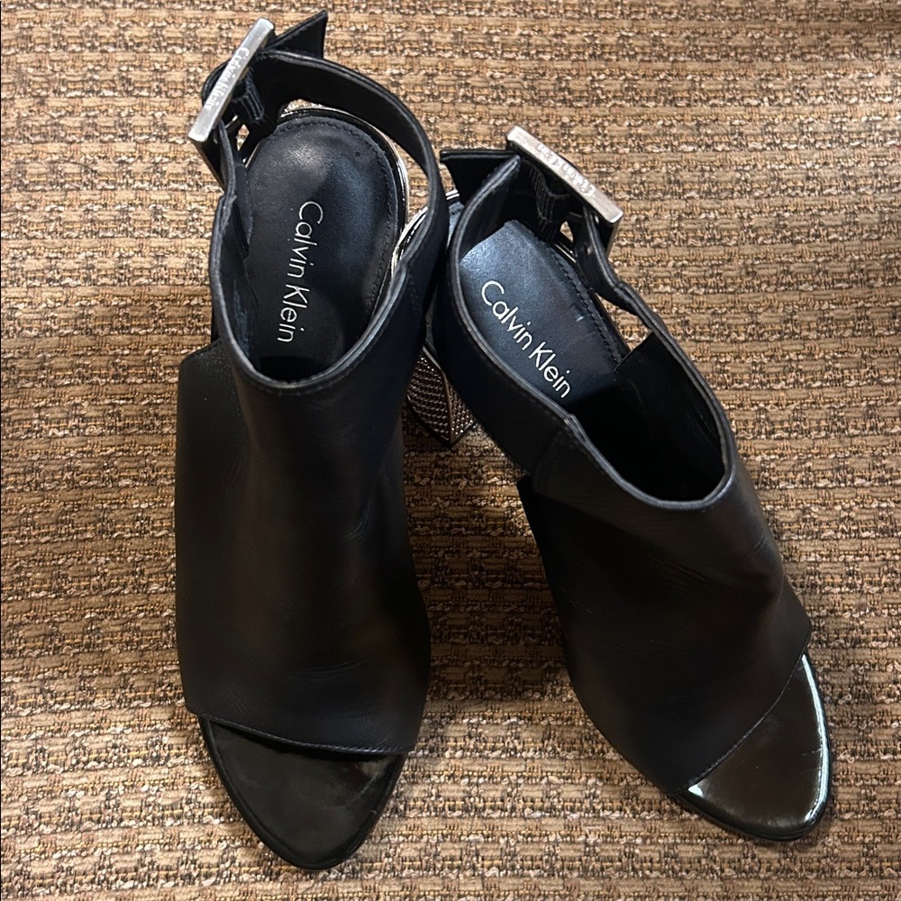 🎉HOST PICK🎉 Calvin Klein Norah Black Leather Block Heel Sandals – Size 6 - Picture 3 of 7